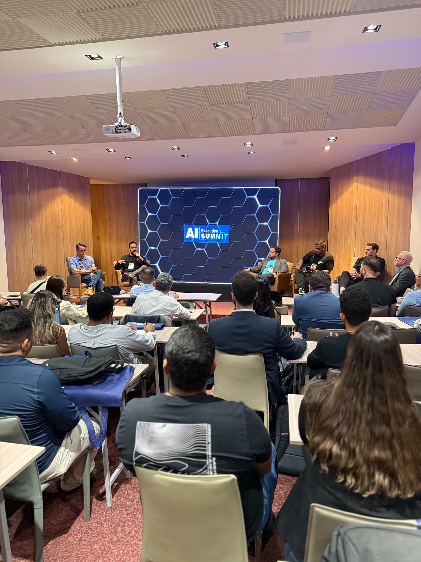 Registro da edição do AI Executive Summit em Cuiabá — foto 10
