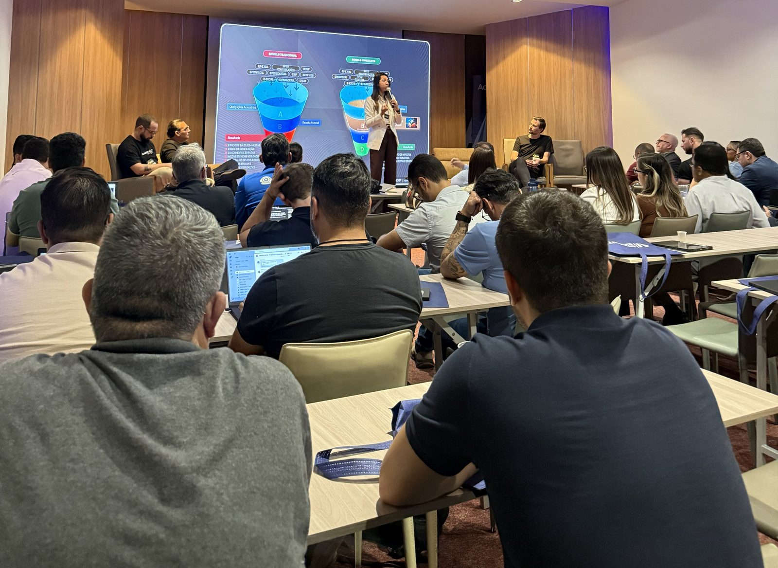 Registro da edição do AI Executive Summit em Cuiabá — foto 4